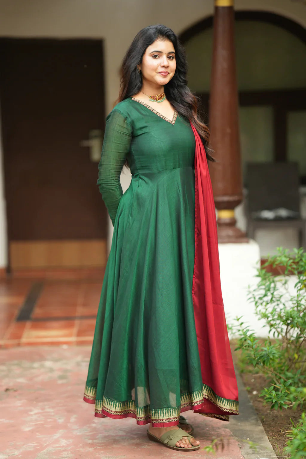 AKILA-Green with Red